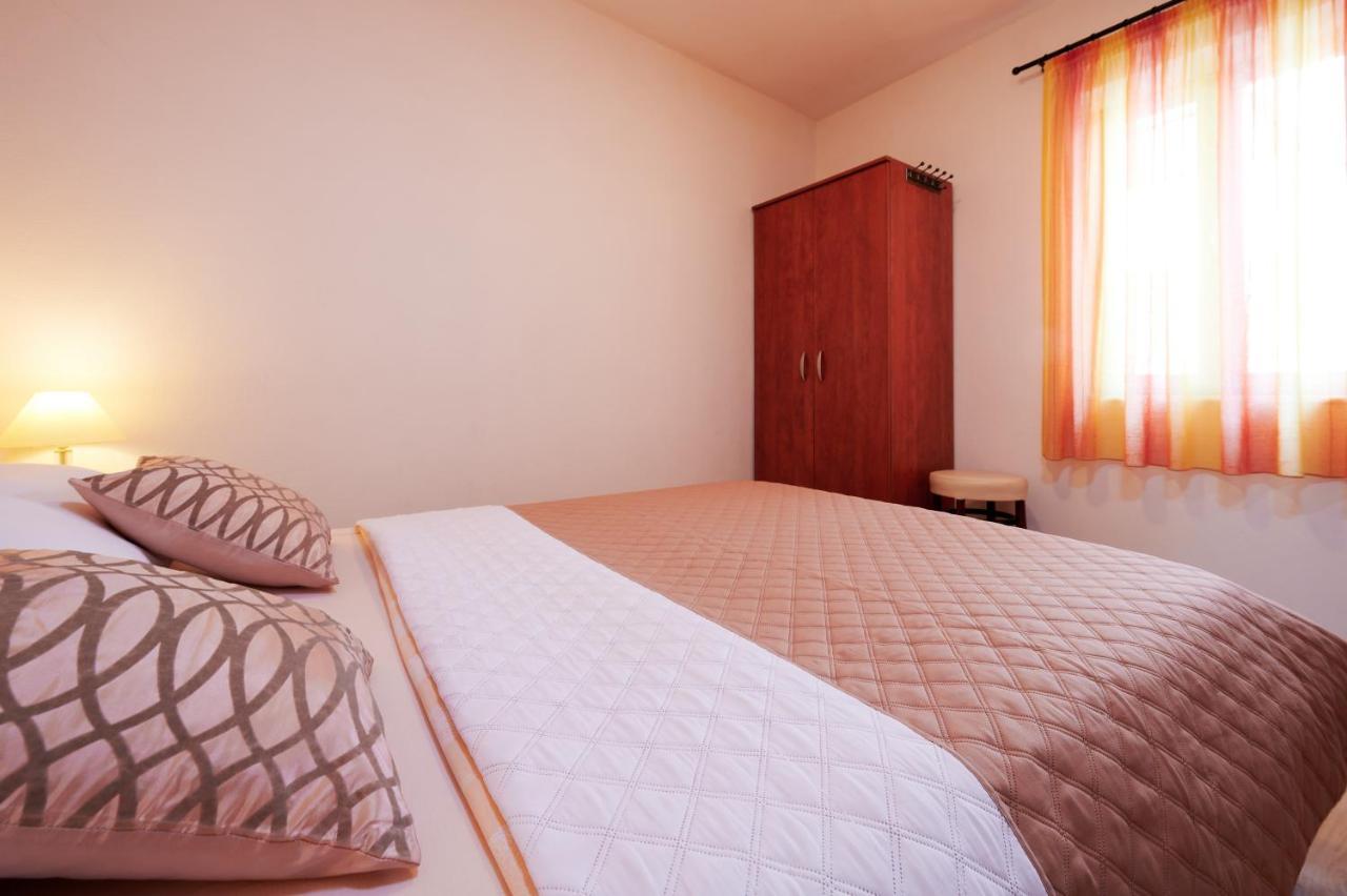 Apartments Ivica Trogir Exterior foto